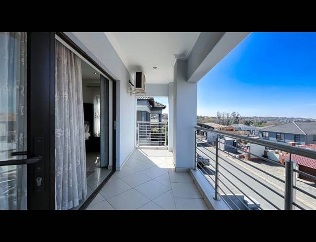 4 BEDROOM HOUSE FOR SALE IN SOUTH CREST